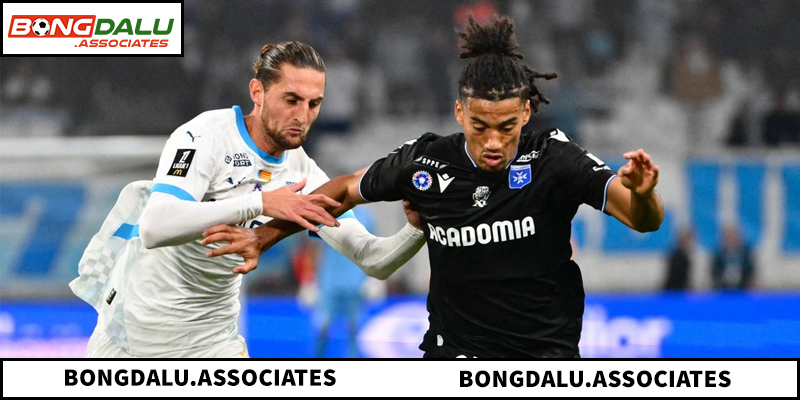 Cập nhật tình hình quân số và sơ đồ chiến thuật hai đội